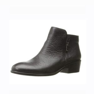 AEROSOLES Black Leather Ankle Boot 10 Low Heel Chelsea Boot Pebbled Leather Top